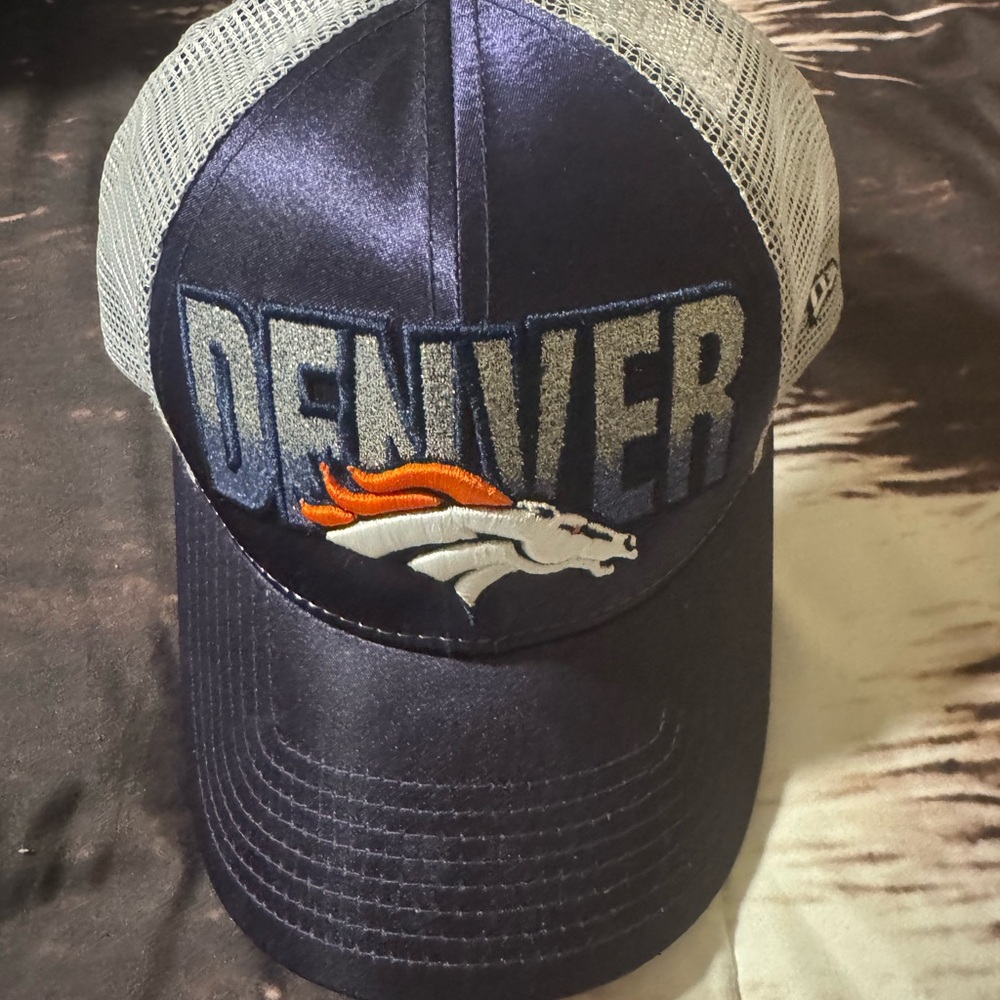 Women’s Denver Broncos ball cap